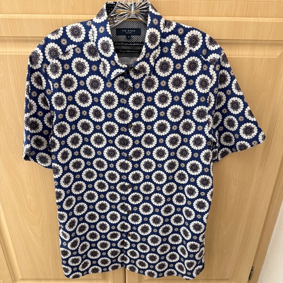 Men's Ted Baker Short Sleeve Shirt - size 4 - Picture 1 of 4